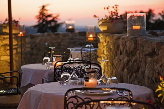 Hotel Castello Di Albereto Trarivi Exterior foto