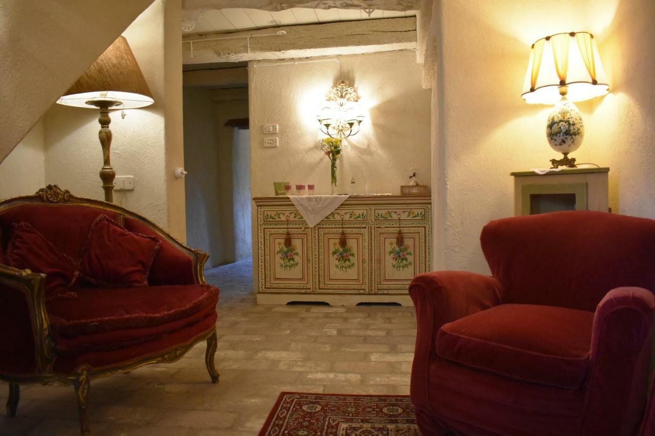Hotel Castello Di Albereto Trarivi Exterior foto