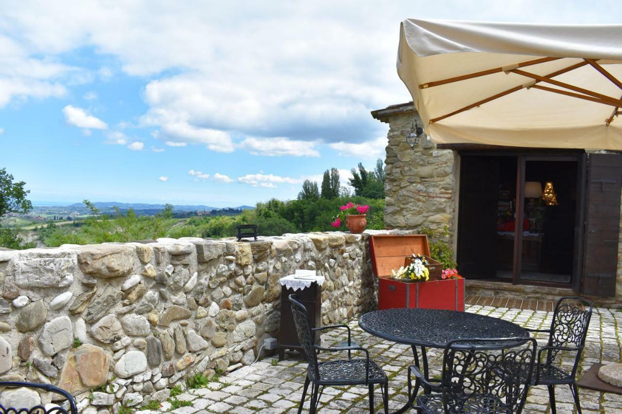Hotel Castello Di Albereto Trarivi Exterior foto